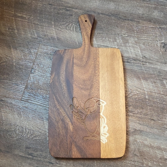 New Wooden Cutting Board with Parrot Etched By a CNC Machine. - Picture 1 of 5